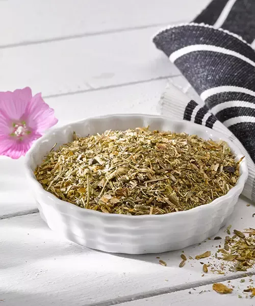 El suplemento para caballos OKAPI Intestinal Welfare Herbs a que contiene romero, tomillo y orégano y otras hierbas importantes.